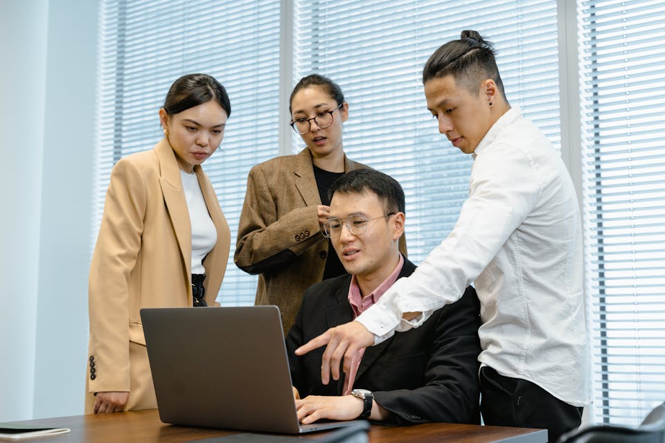 知识库问答系统落地时，先梳理资料结构比先接模型更重要